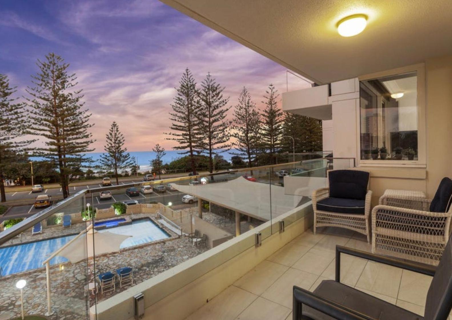 Southern Cross - Hosted By Burleigh Letting Gold Coast Exterior photo
